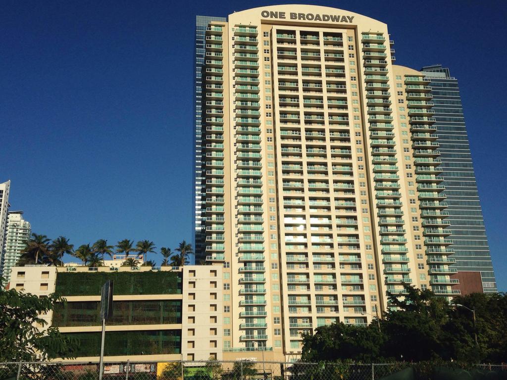 Lyx Suites At One Broadway In Brickell Маями Екстериор снимка