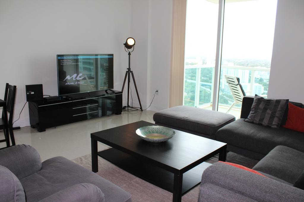 Lyx Suites At One Broadway In Brickell Маями Екстериор снимка