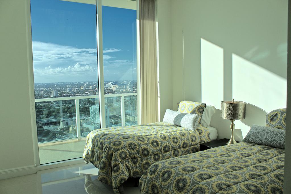 Lyx Suites At One Broadway In Brickell Маями Екстериор снимка