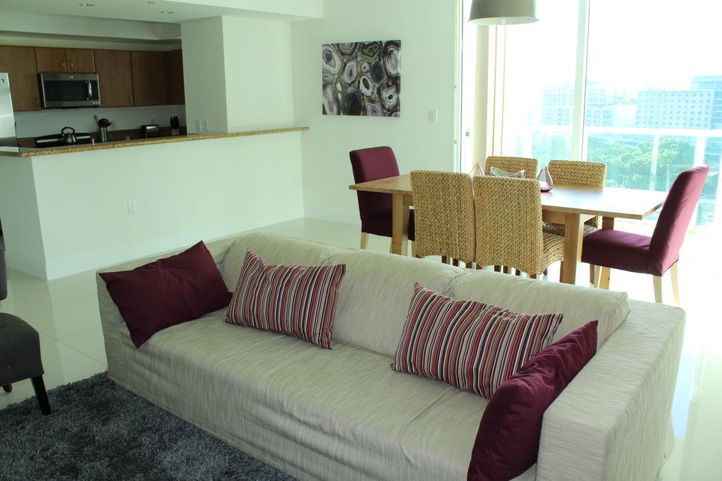 Lyx Suites At One Broadway In Brickell Маями Екстериор снимка
